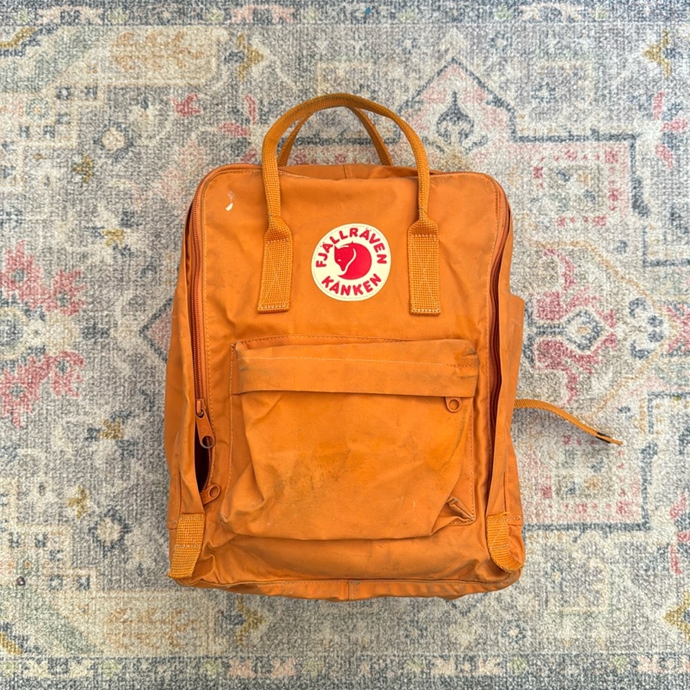 •• SOLD •• Fjallraven Kanken backpack